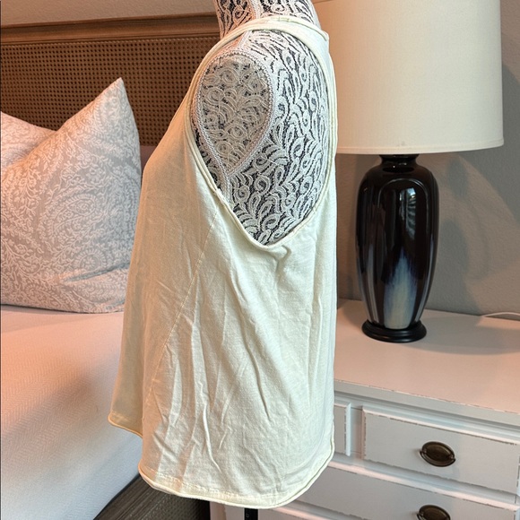 Aerie Flowy Boyfriend Tank Top Bundle - White and Pale Yellow - Picture 5 of 12